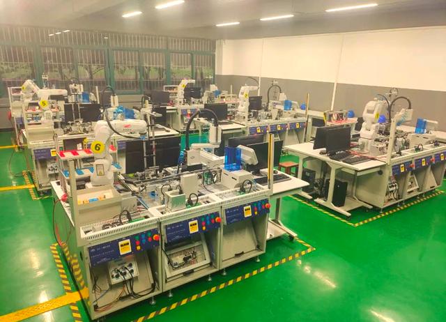 智能制造專業(yè)與實(shí)訓(xùn)室 智能工廠的核心培訓(xùn)基地